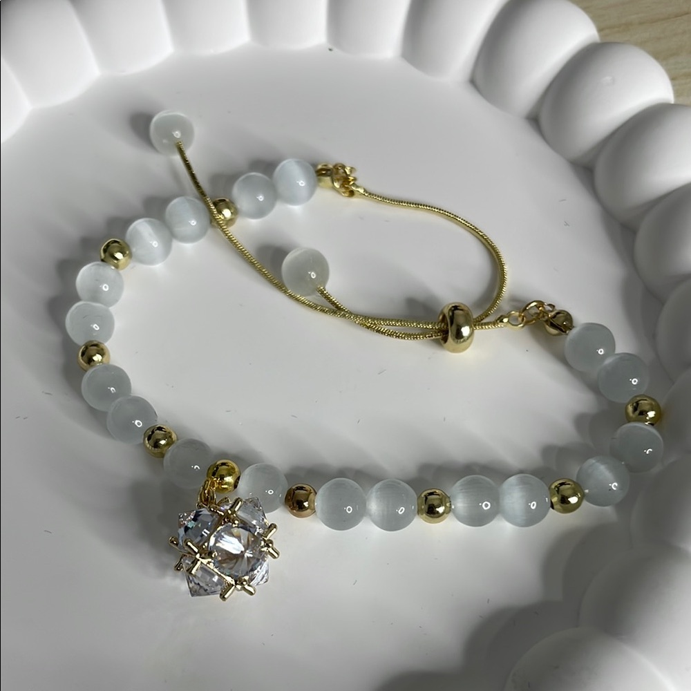 Elegant Gold and White Beaded Bracelet